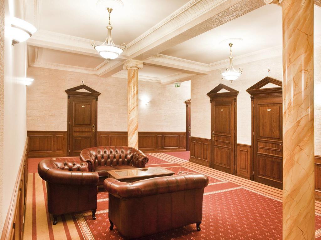 Hotel Senator Gran Via à Będziemyśl Extérieur photo
