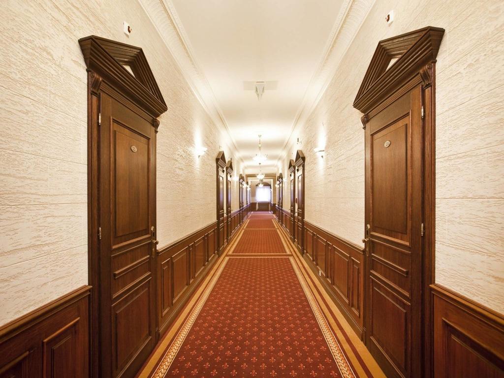 Hotel Senator Gran Via à Będziemyśl Extérieur photo