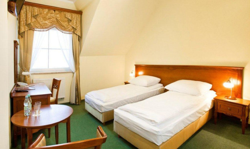 Hotel Senator Gran Via à Będziemyśl Extérieur photo