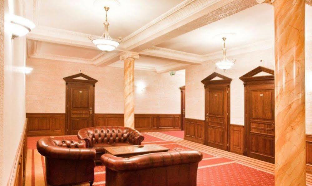 Hotel Senator Gran Via à Będziemyśl Extérieur photo